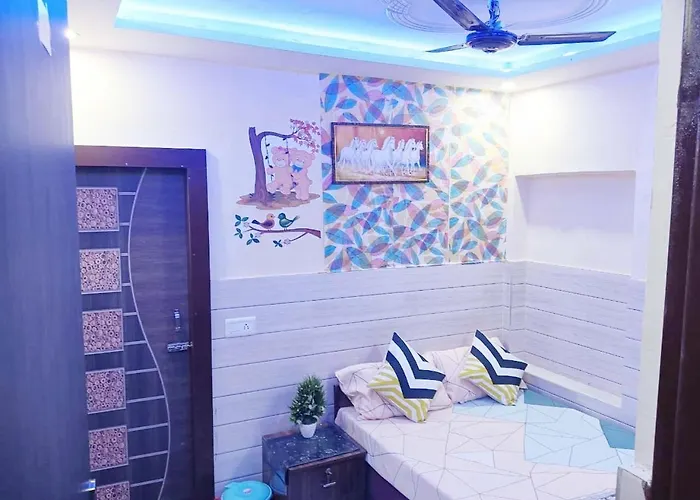 Walkinn Homestay Near Taj Mahal