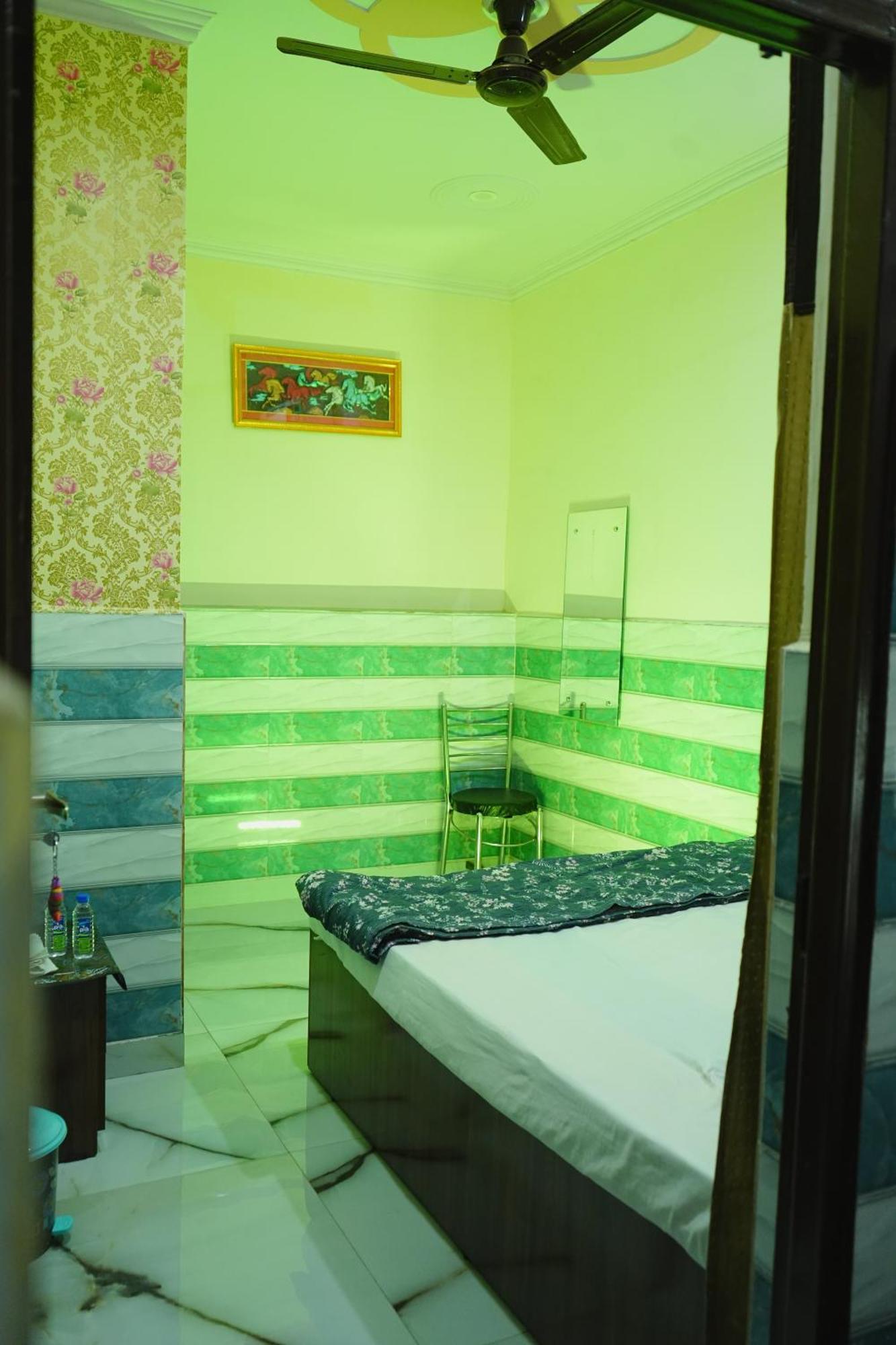Walkinn Homestay Near Taj Mahal * Tajganj