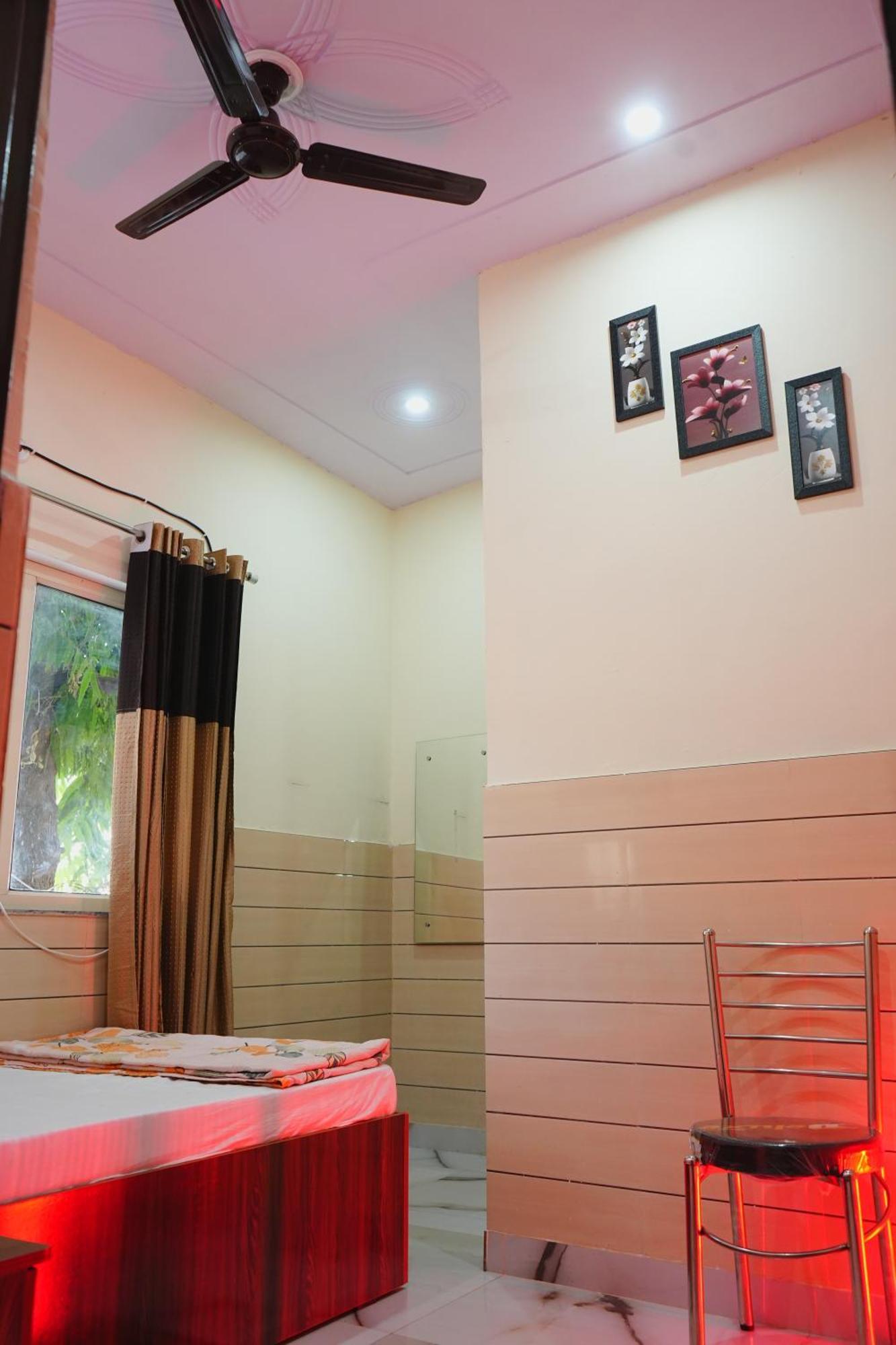 Homestay Walkinn Homestay Near Taj Mahal *