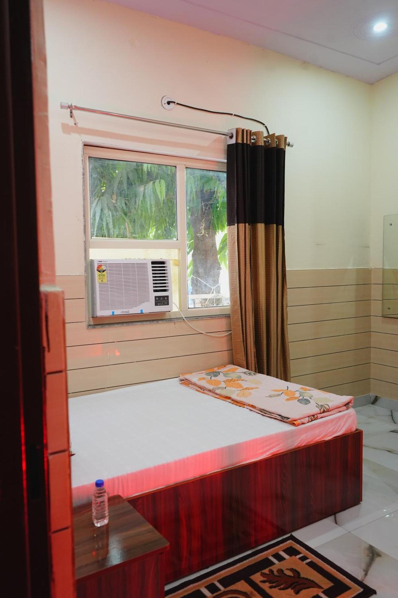 Walkinn Homestay Near Taj Mahal * Tajganj
