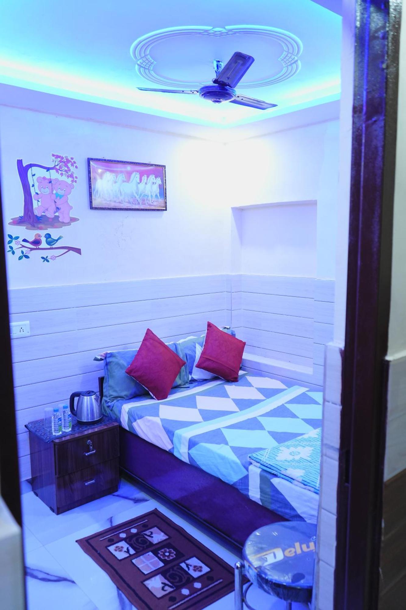 Homestay Walkinn Homestay Near Taj Mahal *