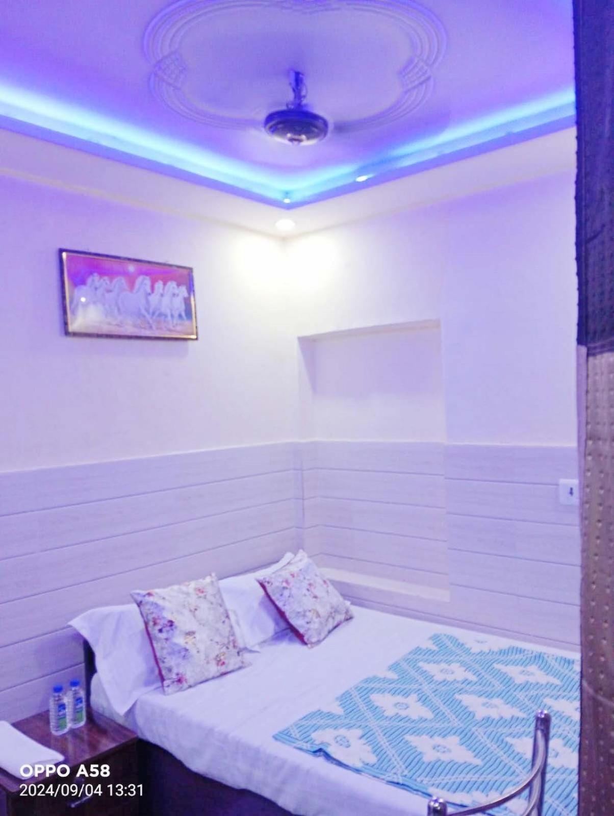 Walkinn Homestay Near Taj Mahal Homestay