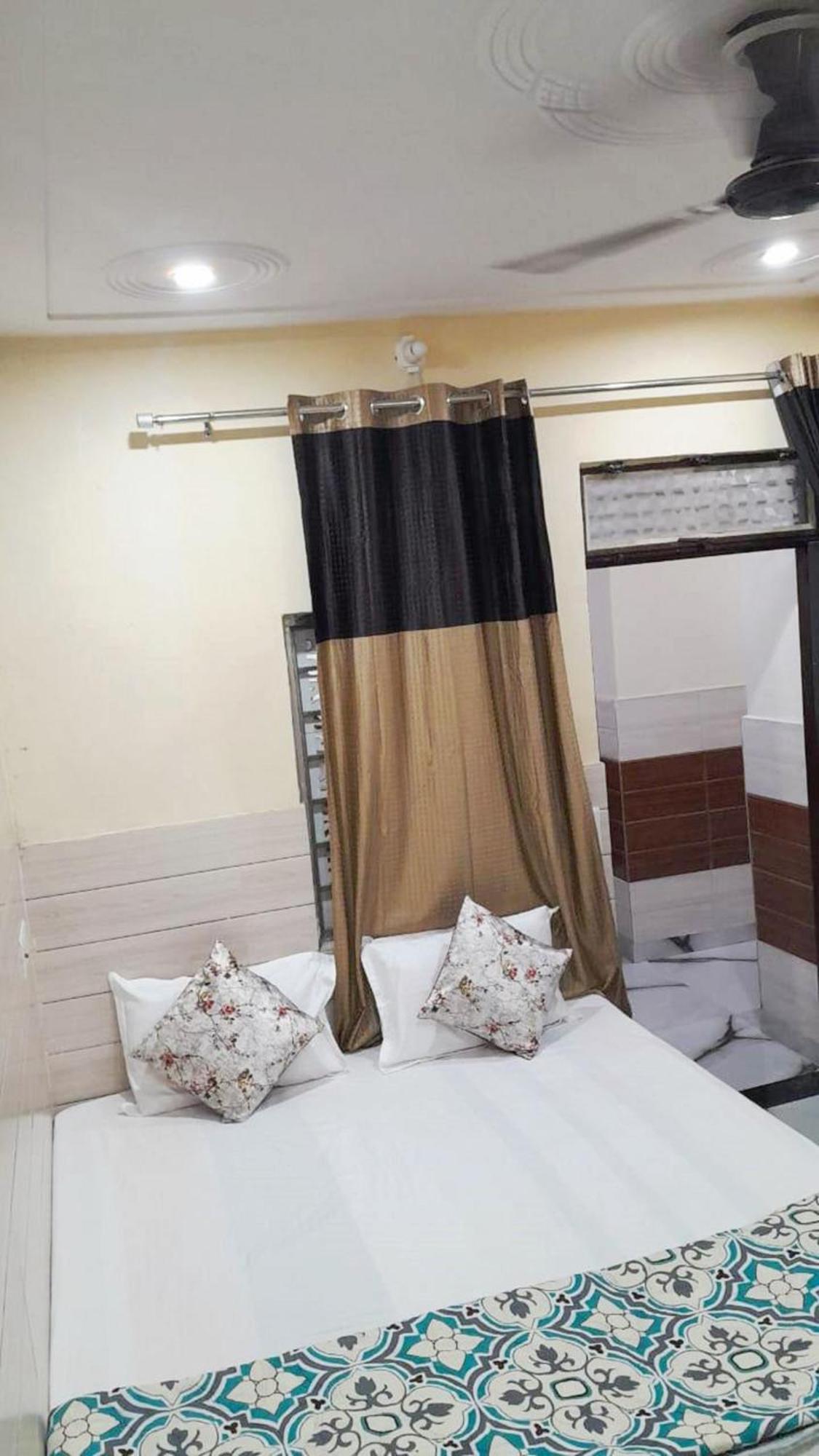 Walkinn Homestay Near Taj Mahal Homestay