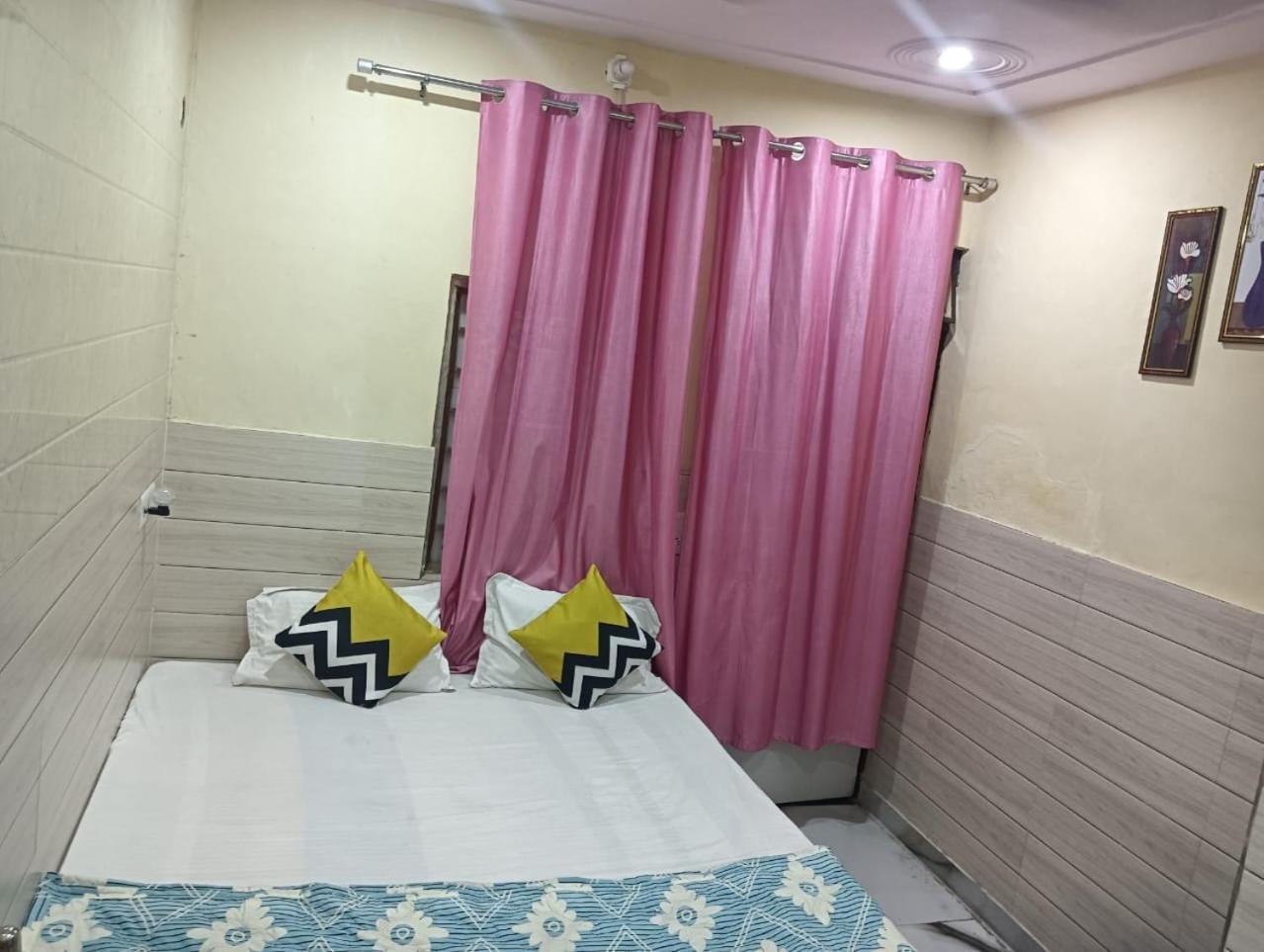 Walkinn Homestay Near Taj Mahal Tajganj